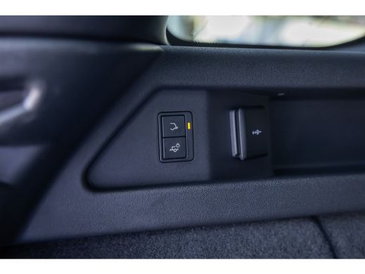 Land Rover Discovery Sport P300e 1.5 R-Dynamic SE | Trekhaak | Meridian audio | Camera | Cruise adaptief | Leder | Elec.stoe... ActivLease financial lease