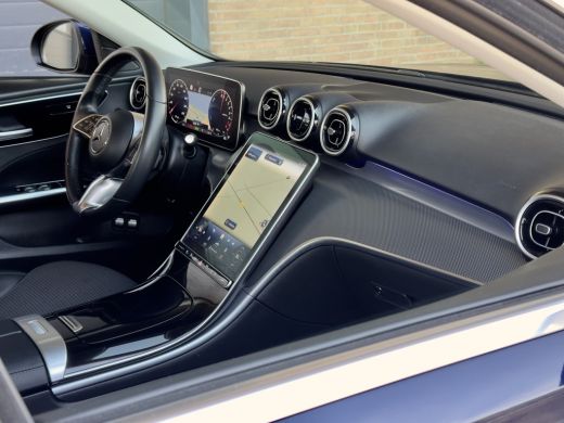 Mercedes-Benz C-Klasse 300 e AUT9 LUXURY LINE LEDER NAVI CAMERA DIGI-DASH APPLE-CARPLAY LED LMV PDC ActivLease financial lease
