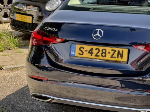 Mercedes-Benz C-Klasse 300 e AUT9 LUXURY LINE LEDER NAVI CAMERA DIGI-DASH APPLE-CARPLAY LED LMV PDC ActivLease financial lease