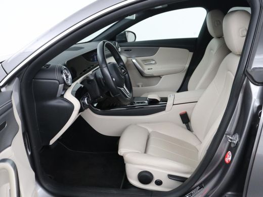 Mercedes-Benz CLA Shooting Brake 180 Business Solution Luxury | Leder | Trekhaak | Stoelverwarming | Camera | Wides... ActivLease financial lease