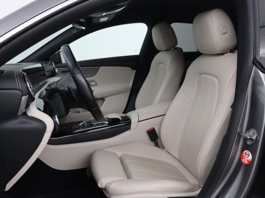 Mercedes-Benz CLA Shooting Brake 180 Business Solution Luxury | Leder | Trekhaak | Stoelverwarming | Camera | Wides... ActivLease financial lease