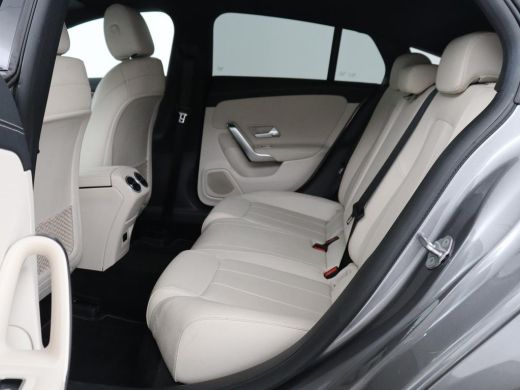 Mercedes-Benz CLA Shooting Brake 180 Business Solution Luxury | Leder | Trekhaak | Stoelverwarming | Camera | Wides... ActivLease financial lease