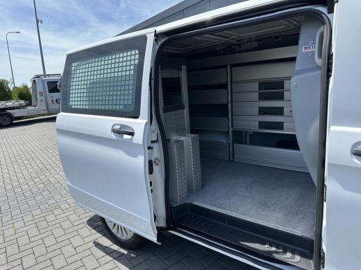 Mercedes-Benz eVito 66 kWh / FULL ELECTRIC / SOH 93% / L2H1 / 43.007 KM / INRICHTING / 1e EIG. / CAMERA / 3-ZITS / CR... ActivLease financial lease