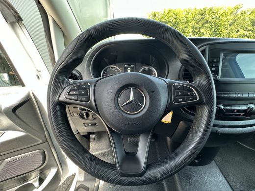 Mercedes-Benz eVito 66 kWh / FULL ELECTRIC / SOH 93% / L2H1 / 43.007 KM / INRICHTING / 1e EIG. / CAMERA / 3-ZITS / CR... ActivLease financial lease