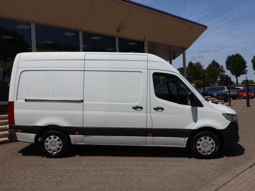Mercedes-Benz Sprinter 316 2.2 CDI 163 PK AUT. L2H2 + 2 SCHUIFDEUREN | BREEDBEELD MBUX | TREKHAAK | CAMERA ActivLease financial lease