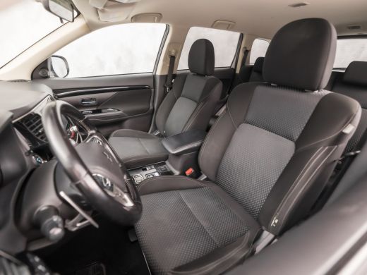 Mitsubishi Outlander Sport 2.4 PHEV Sport 225Pk Automaat (APPLE CARPLAY, 1e EIGENAAR, NAVIGATIE, CAMERA, GETINT GLAS, STOELV... ActivLease financial lease