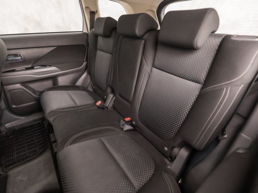 Mitsubishi Outlander Sport 2.4 PHEV Sport 225Pk Automaat (APPLE CARPLAY, 1e EIGENAAR, NAVIGATIE, CAMERA, GETINT GLAS, STOELV... ActivLease financial lease
