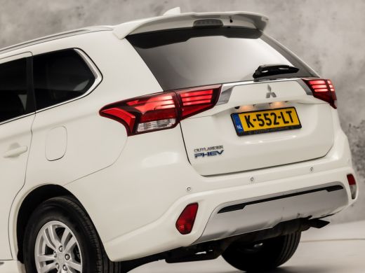 Mitsubishi Outlander Sport 2.4 PHEV Sport 225Pk Automaat (APPLE CARPLAY, 1e EIGENAAR, NAVIGATIE, CAMERA, GETINT GLAS, STOELV... ActivLease financial lease