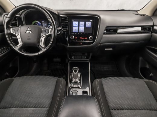 Mitsubishi Outlander Sport 2.4 PHEV Sport 225Pk Automaat (APPLE CARPLAY, 1e EIGENAAR, NAVIGATIE, CAMERA, GETINT GLAS, STOELV... ActivLease financial lease