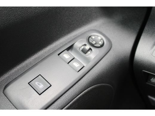 Opel Combo-e 50kWh 136 PK | WARMTEPOMP | STOEL + STUUR VERWARMING | VERWARMDE VOORRUIT | BETIMMERING | LED | ActivLease financial lease