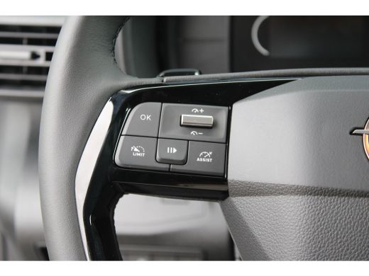 Opel Combo-e 50kWh 136 PK | WARMTEPOMP | STOEL + STUUR VERWARMING | VERWARMDE VOORRUIT | BETIMMERING | LED | ActivLease financial lease