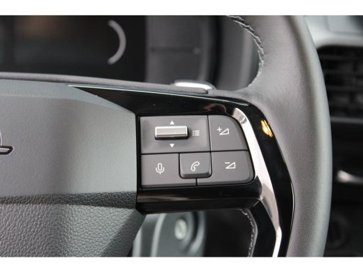 Opel Combo-e 50kWh 136 PK | WARMTEPOMP | STOEL + STUUR VERWARMING | VERWARMDE VOORRUIT | BETIMMERING | LED | ActivLease financial lease