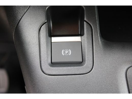 Opel Combo-e 50kWh 136 PK | WARMTEPOMP | STOEL + STUUR VERWARMING | VERWARMDE VOORRUIT | BETIMMERING | LED | ActivLease financial lease