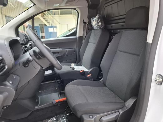 Opel Combo-e 50kWh 136 PK | WARMTEPOMP | STOEL + STUUR VERWARMING | VERWARMDE VOORRUIT | BETIMMERING | LED | ActivLease financial lease