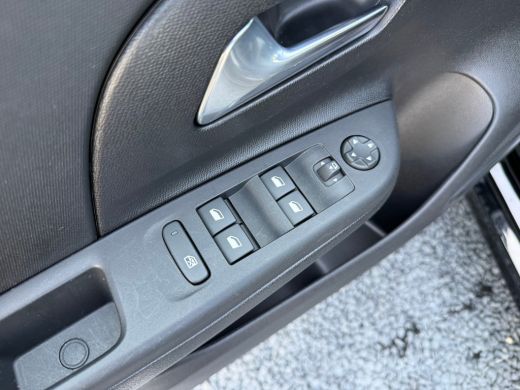 Opel Corsa 1.2 110PK Hybrid Edition Automaat | PARKEERSENSOREN V&A| STOELVERWARMING| CAMERA ACHTER| AIRCO| C... ActivLease financial lease