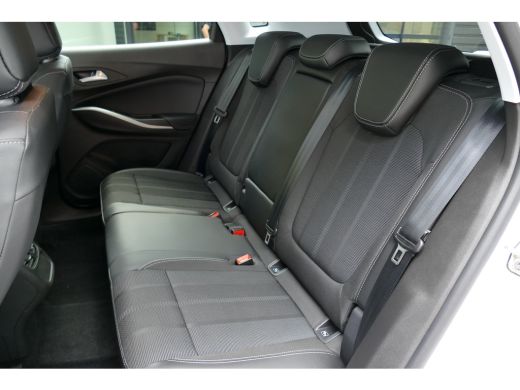 Opel Grandland 1.2 TURBO 130PK GS LINE AUTOMAAT / CAMERA / 18" LMV / LED / STUUR-STOELVERWARMING / NAVI / CLIMA ... ActivLease financial lease