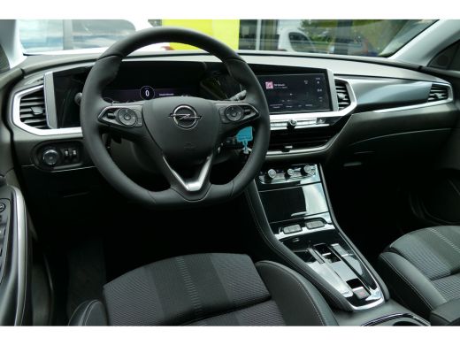 Opel Grandland 1.2 TURBO 130PK GS LINE AUTOMAAT / CAMERA / 18" LMV / LED / STUUR-STOELVERWARMING / NAVI / CLIMA ... ActivLease financial lease