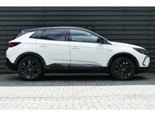 Opel Grandland 1.2 TURBO 130PK GS LINE AUTOMAAT / CAMERA / 18" LMV / LED / STUUR-STOELVERWARMING / NAVI / CLIMA ... ActivLease financial lease