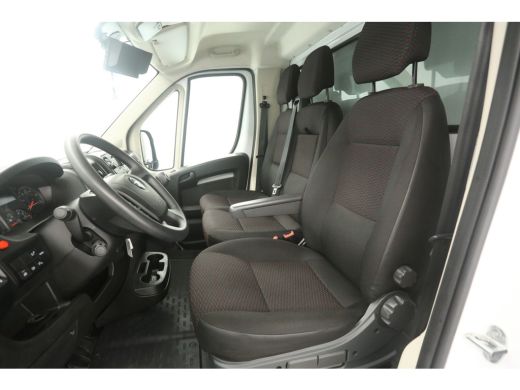 Opel Movano 2.2D 140PK | Bakwagen | Laadklep | Airco | Camera | Cruise | 3 Zits ActivLease financial lease