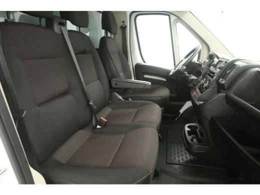 Opel Movano 2.2D 140PK | Bakwagen | Laadklep | Airco | Camera | Cruise | 3 Zits ActivLease financial lease