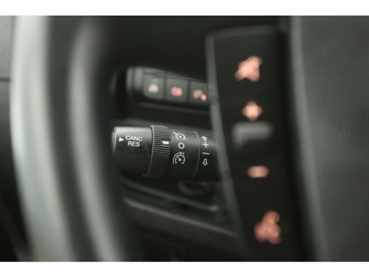 Opel Movano 2.2D 140PK | Bakwagen | Laadklep | Airco | Camera | Cruise | 3 Zits ActivLease financial lease