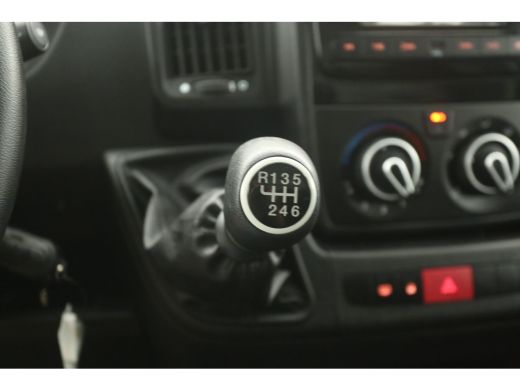 Opel Movano 2.2D 140PK | Bakwagen | Laadklep | Airco | Camera | Cruise | 3 Zits ActivLease financial lease