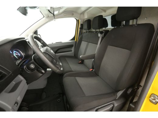 Opel Vivaro-e 50 kWh L3H1 | Snelladen | SOH 93% | Airco | Cruise | Camera | Carplay | 3 Zits | Parkeersens. ActivLease financial lease