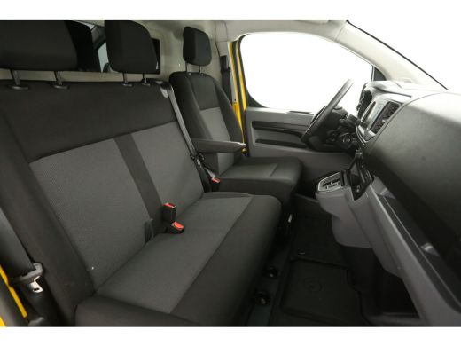 Opel Vivaro-e 50 kWh L3H1 | Snelladen | SOH 93% | Airco | Cruise | Camera | Carplay | 3 Zits | Parkeersens. ActivLease financial lease