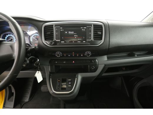Opel Vivaro-e 50 kWh L3H1 | Snelladen | SOH 93% | Airco | Cruise | Camera | Carplay | 3 Zits | Parkeersens. ActivLease financial lease