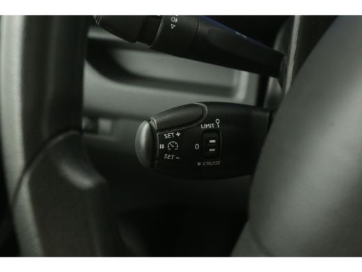 Opel Vivaro-e 50 kWh L3H1 | Snelladen | SOH 93% | Airco | Cruise | Camera | Carplay | 3 Zits | Parkeersens. ActivLease financial lease