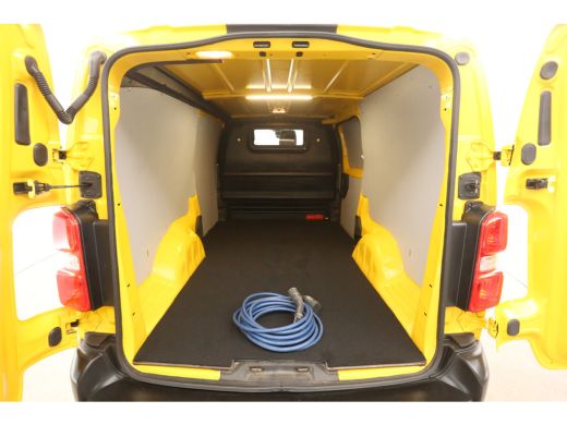Opel Vivaro-e 50 kWh L3H1 | Snelladen | SOH 93% | Airco | Cruise | Camera | Carplay | 3 Zits | Parkeersens. ActivLease financial lease