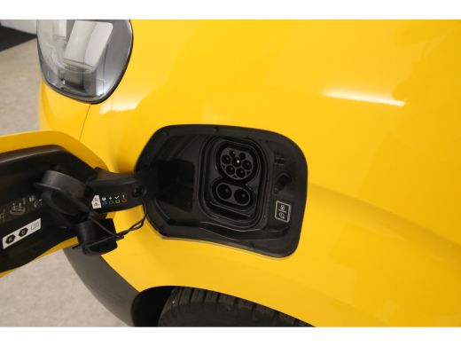 Opel Vivaro-e 50 kWh L3H1 | Snelladen | SOH 93% | Airco | Cruise | Camera | Carplay | 3 Zits | Parkeersens. ActivLease financial lease