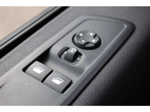 Opel Zafira e-Life L3H1 Innovation 75 kWh SOh 94,8% 7-PERS LEER PANO TREKHAAK 85000KM!!! ActivLease financial lease