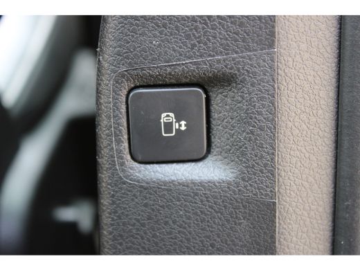 Opel Zafira e-Life L3H1 Innovation 75 kWh SOh 94,8% 7-PERS LEER PANO TREKHAAK 85000KM!!! ActivLease financial lease