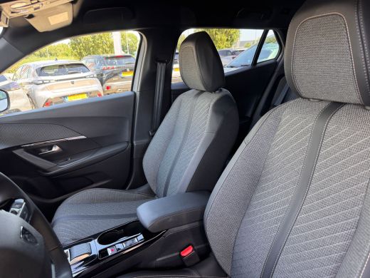 Peugeot 2008 1.2 Hybrid 136PK Allure Automaat | Camera Voor + Achter | Navigatie | Apple Carplay / Android Aut... ActivLease financial lease