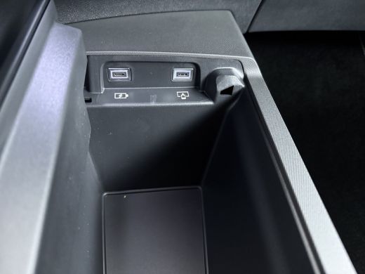 Peugeot e-3008 | Voorraad Voordeel &euro; 6700 | GT Exclusive | Adaptieve cruise control met Stop&Go functie | Elektr... ActivLease financial lease