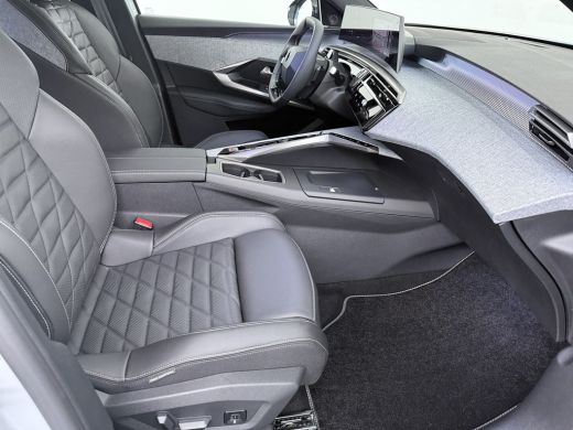Peugeot e-3008 | Voorraad Voordeel &euro; 6700 | GT Exclusive | Adaptieve cruise control met Stop&Go functie | Elektr... ActivLease financial lease