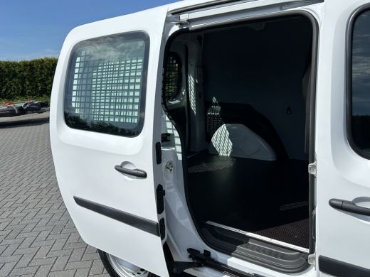Renault Kangoo 1.5 dCi E6 / L1H1 / 1e EIGENAAR / TREKHAAK / NAVI / CRUISE / AIRCO / ACHTERDEUREN MET RUIT ActivLease financial lease