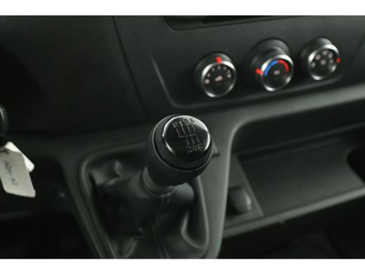 Renault Master 2.3 L2H2 | Airco | 3 Zits | Trekhaak | Parkeersens. | Elektrpakket ActivLease financial lease