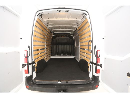 Renault Master T35 2.3 dCi 180PK L2H2 | Airco | Cruise | Camera | 3 Zits | Navi | Trekhaak | Imperiaal ActivLease financial lease