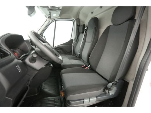 Renault Master T35 2.3 dCi 180PK L2H2 | Airco | Cruise | Camera | 3 Zits | Navi | Trekhaak | Imperiaal ActivLease financial lease