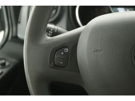 Renault Trafic 2.0 dCi T29 L2H1 | Airco | Cruise | Camera | Trekhaak | 3 Zits | 2xSchuifdeur ActivLease financial lease