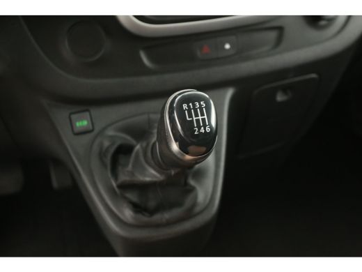 Renault Trafic 2.0 dCi T29 L2H1 | Airco | Cruise | Camera | Trekhaak | 3 Zits | 2xSchuifdeur ActivLease financial lease