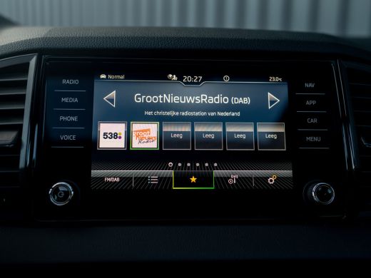 Skoda Karoq 1.5 TSI ACT Sportline Business | Panodak | Trekhaak wegkl. | Stoel geheugen | Leder | Prijs Rijkl... ActivLease financial lease