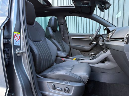 Skoda Karoq 1.5 TSI ACT Sportline Business | Panodak | Trekhaak wegkl. | Stoel geheugen | Leder | Prijs Rijkl... ActivLease financial lease