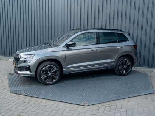 Skoda Karoq 1.5 TSI ACT Sportline Business | Panodak | Trekhaak wegkl. | Stoel geheugen | Leder | Prijs Rijkl... ActivLease financial lease
