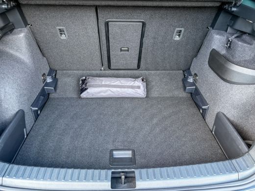 Skoda Karoq 1.5 TSI ACT Sportline Business | Panodak | Trekhaak wegkl. | Stoel geheugen | Leder | Prijs Rijkl... ActivLease financial lease
