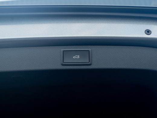 Skoda Karoq 1.5 TSI ACT Sportline Business | Panodak | Trekhaak wegkl. | Stoel geheugen | Leder | Prijs Rijkl... ActivLease financial lease