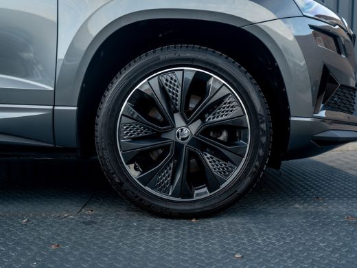 Skoda Karoq 1.5 TSI ACT Sportline Business | Panodak | Trekhaak wegkl. | Stoel geheugen | Leder | Prijs Rijkl... ActivLease financial lease