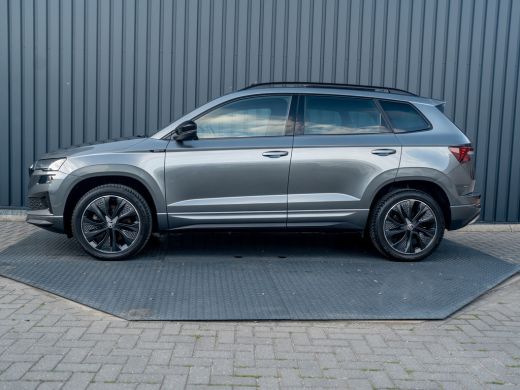 Skoda Karoq 1.5 TSI ACT Sportline Business | Panodak | Trekhaak wegkl. | Stoel geheugen | Leder | Prijs Rijkl... ActivLease financial lease